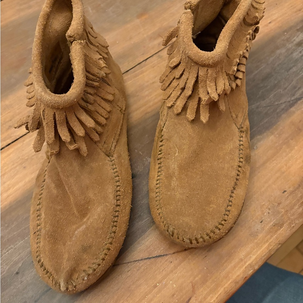 Minnetonka Tan Kids Boots